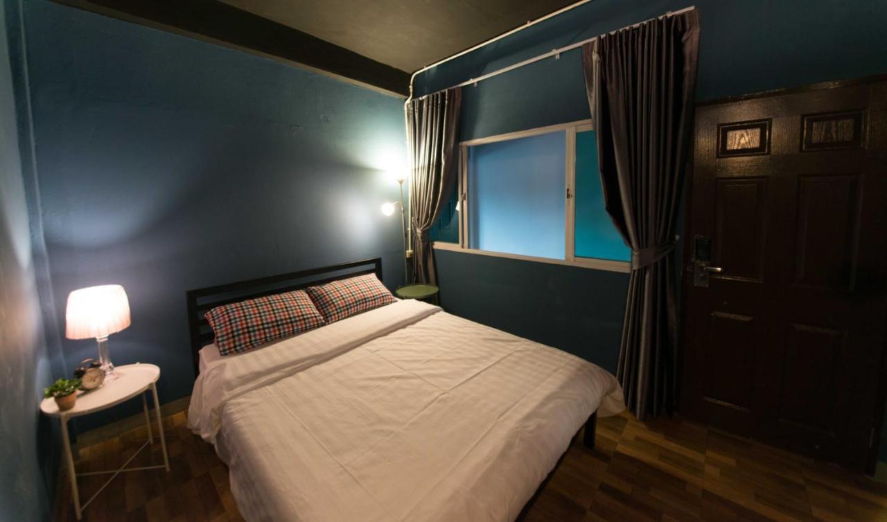 Teegether Hostel Банкок Екстериор снимка
