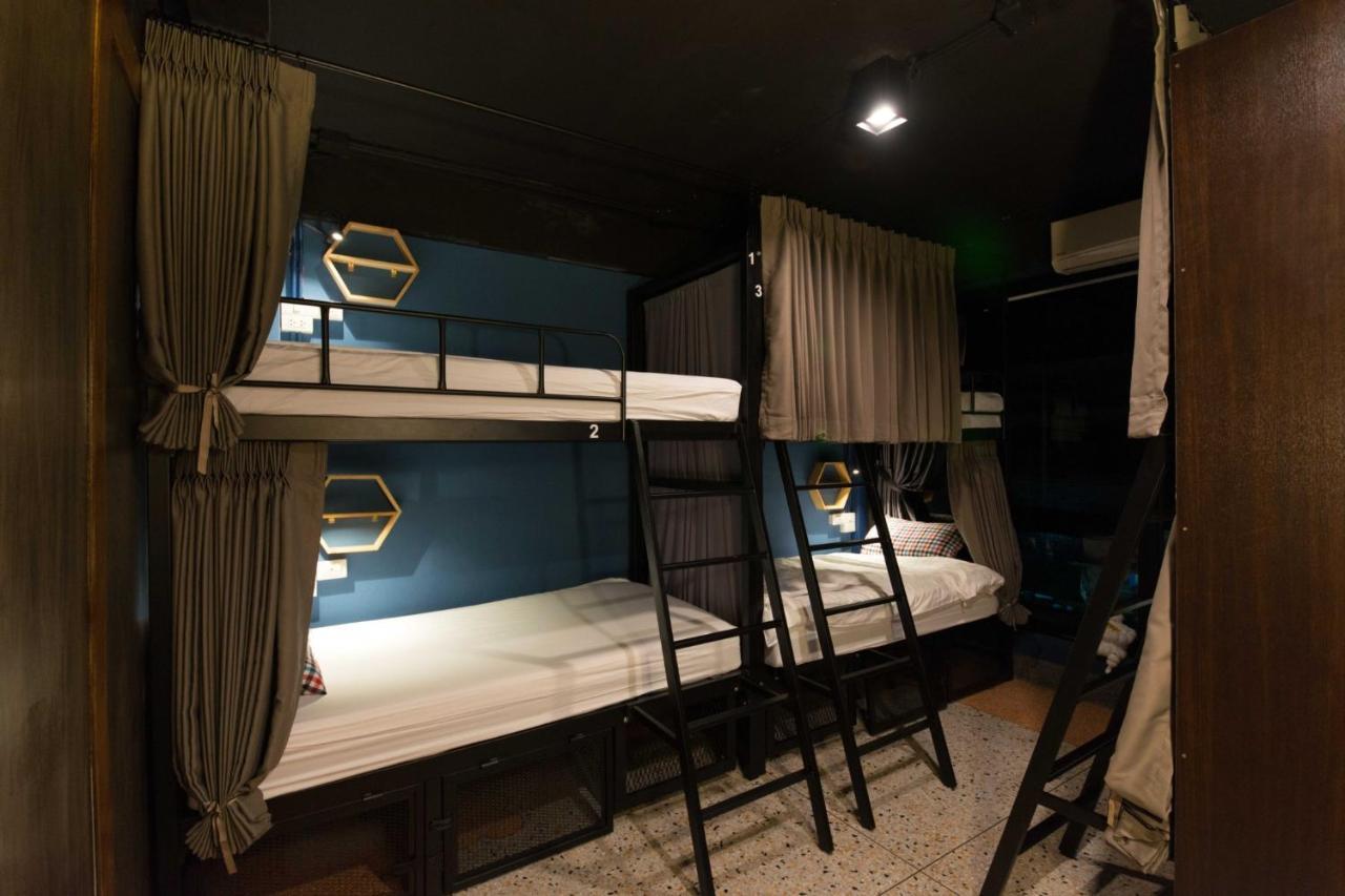 Teegether Hostel Банкок Екстериор снимка