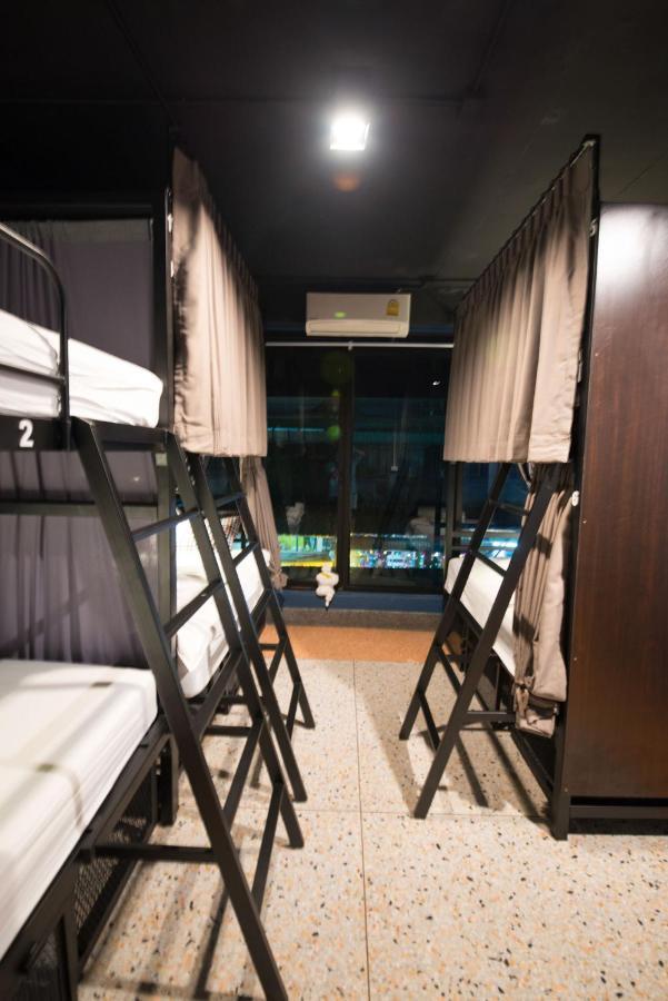 Teegether Hostel Банкок Екстериор снимка
