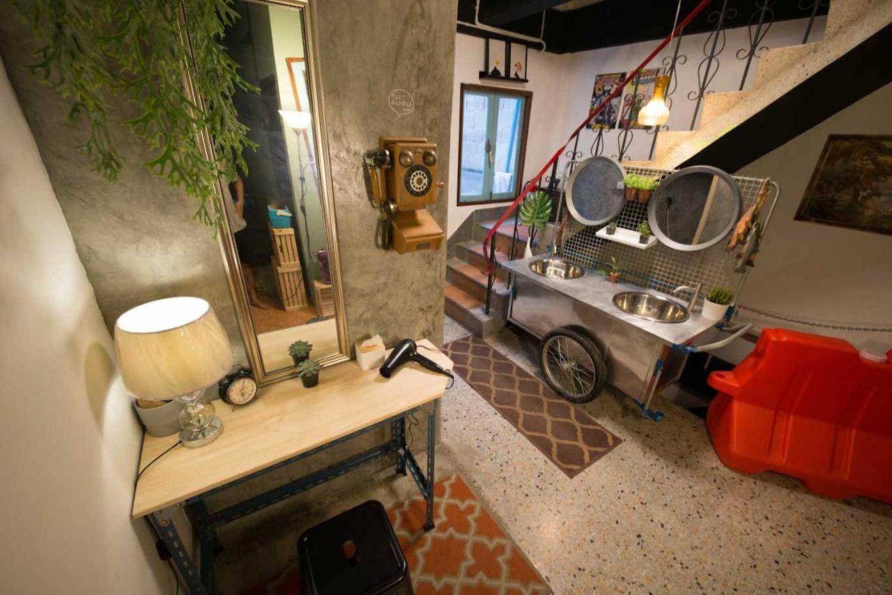 Teegether Hostel Банкок Екстериор снимка
