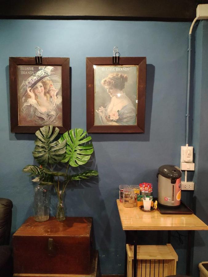Teegether Hostel Банкок Екстериор снимка