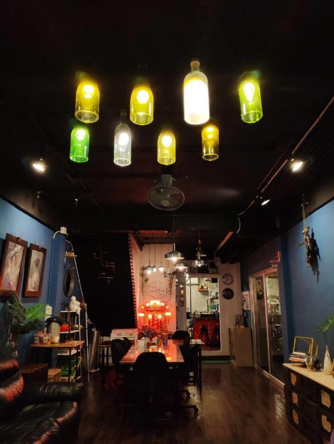 Teegether Hostel Банкок Екстериор снимка