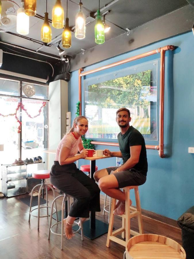 Teegether Hostel Банкок Екстериор снимка