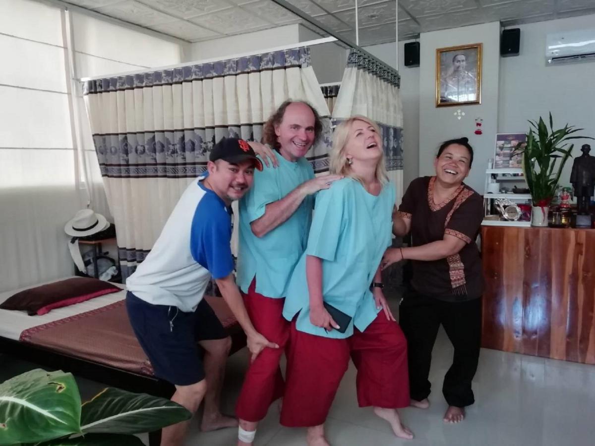 Teegether Hostel Банкок Екстериор снимка